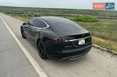 Ліфтбек Tesla Model S 2014 в 