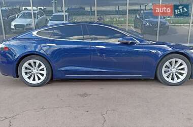 Ліфтбек Tesla Model S 2016 в 