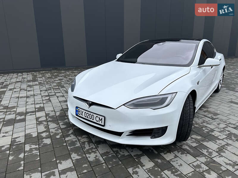 Лифтбек Tesla Model S 2016 в Хмельницком