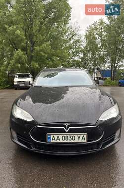 Лифтбек Tesla Model S 2013 в 