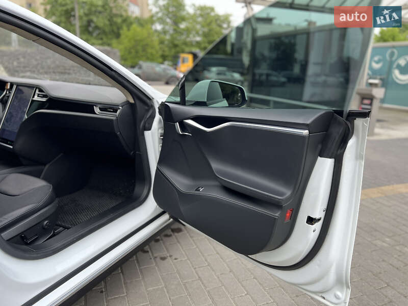 Лифтбек Tesla Model S 2014 в Ивано-Франковске