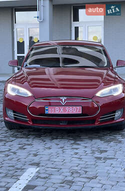 Лифтбек Tesla Model S 2015 в Львове