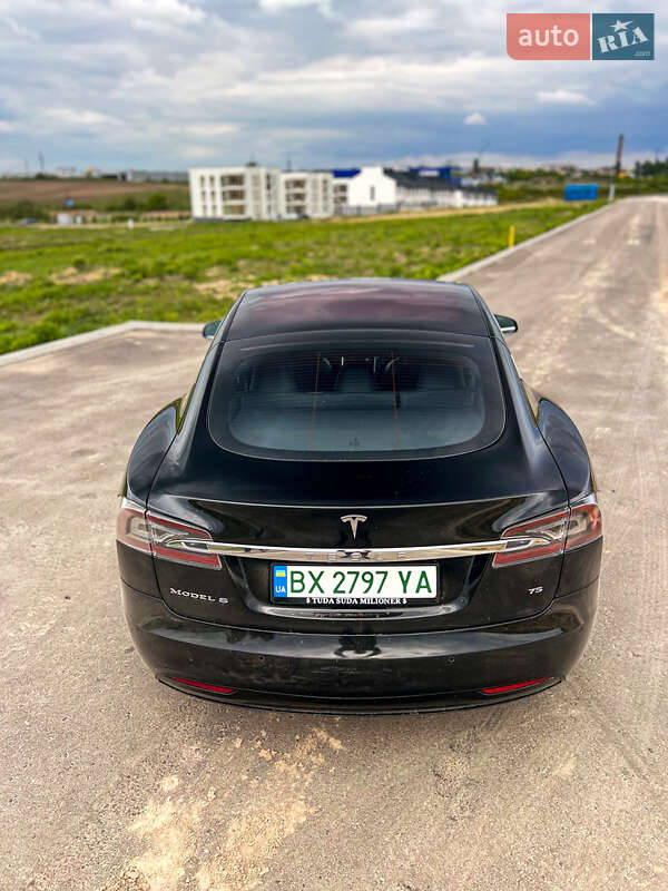 Лифтбек Tesla Model S 2017 в Ровно