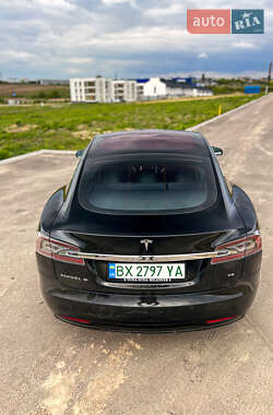 Лифтбек Tesla Model S 2017 в 