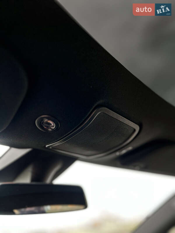 Ліфтбек Tesla Model S 2017 в Рівному