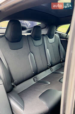 Лифтбек Tesla Model S 2017 в Ровно