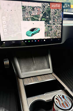 Лифтбек Tesla Model S 2021 в 