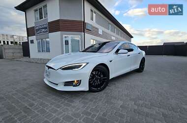 Лифтбек Tesla Model S 2014 в 