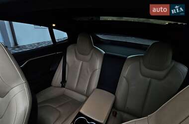 Лифтбек Tesla Model S 2014 в 