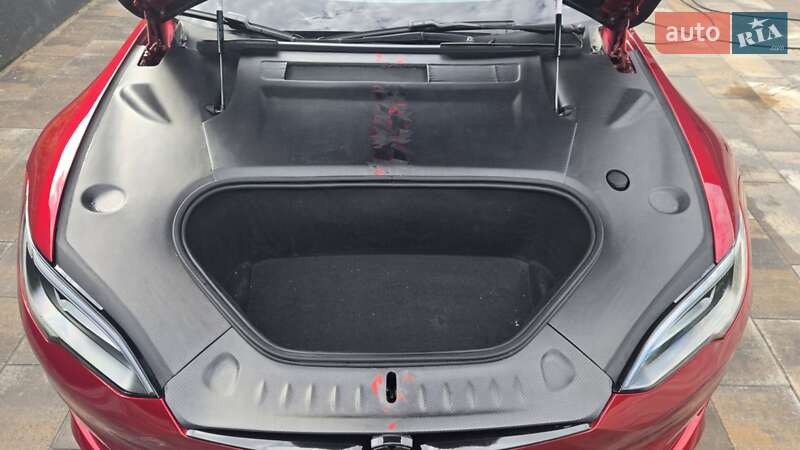 Лифтбек Tesla Model S 2023 в Киеве