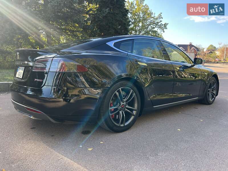 Лифтбек Tesla Model S 2015 в Житомире фото 13 Лифтбек Tesla Model S 2015 в Житомире
