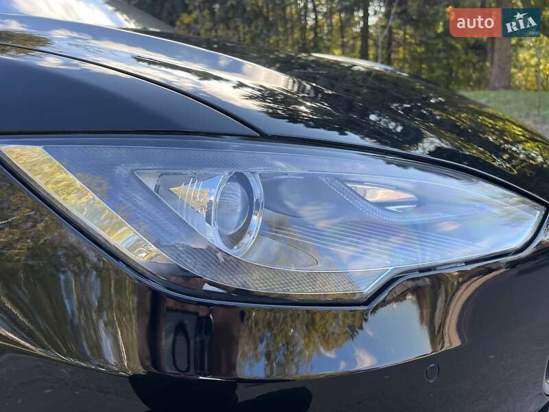 Лифтбек Tesla Model S 2015 в Житомире фото 17 Лифтбек Tesla Model S 2015 в Житомире