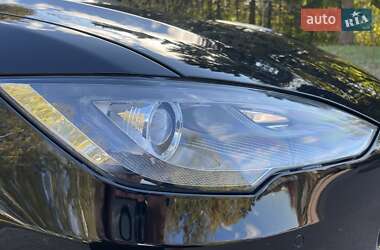 Лифтбек Tesla Model S 2015 в 