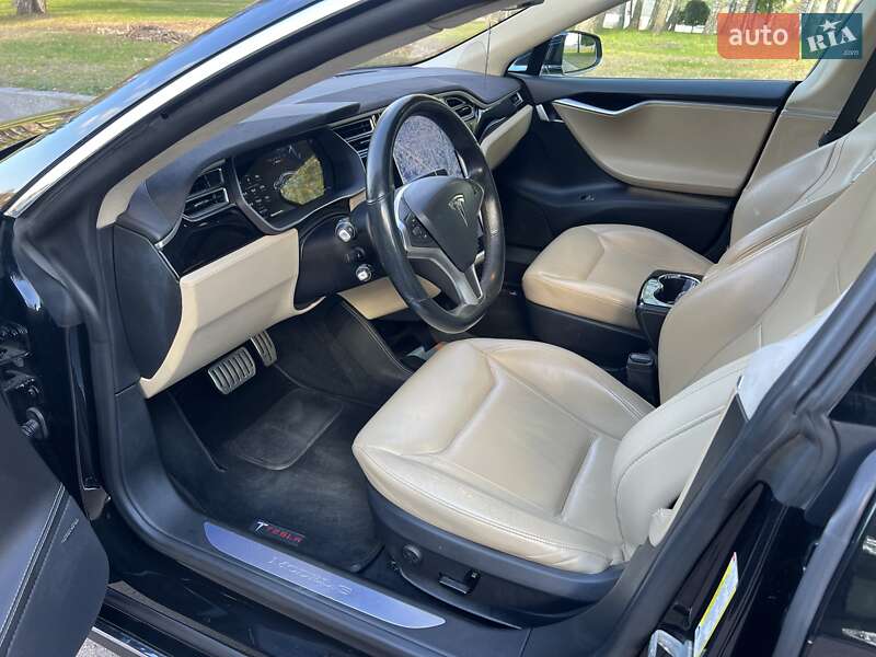 Лифтбек Tesla Model S 2015 в Житомире фото 21 Лифтбек Tesla Model S 2015 в Житомире