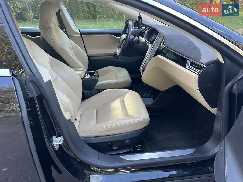 Лифтбек Tesla Model S 2015 в Житомире фото 27 Лифтбек Tesla Model S 2015 в Житомире