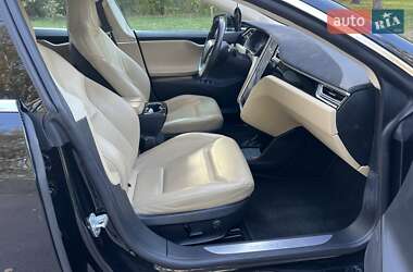 Лифтбек Tesla Model S 2015 в 