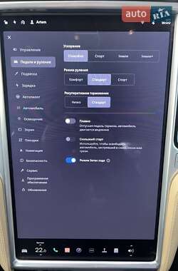 Лифтбек Tesla Model S 2015 в 
