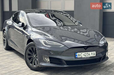 Лифтбек Tesla Model S 2017 в 