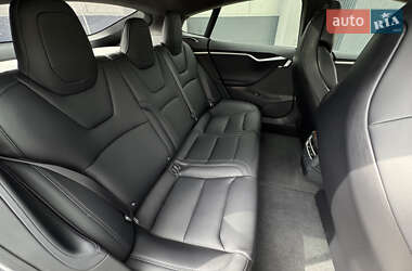 Лифтбек Tesla Model S 2017 в 