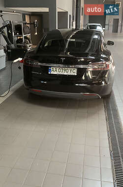 Лифтбек Tesla Model S 2014 в 