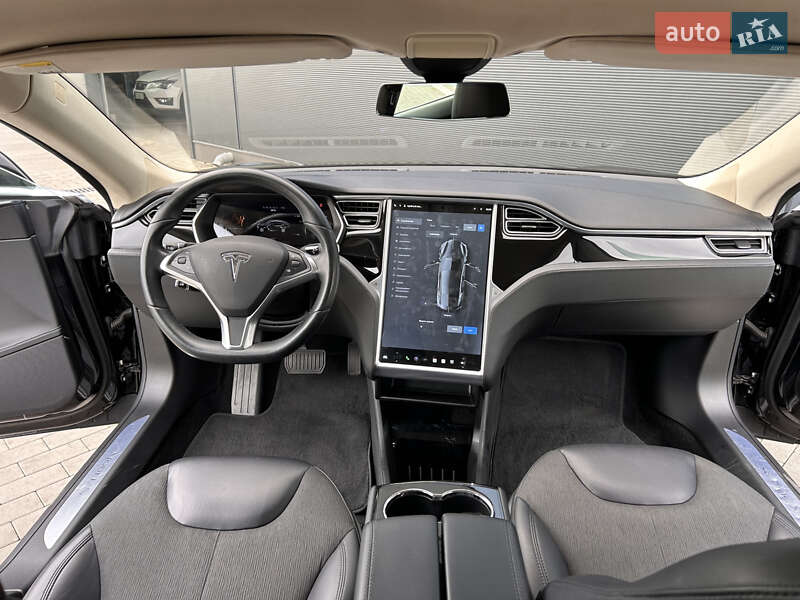 Лифтбек Tesla Model S 2014 в Киеве