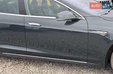 Лифтбек Tesla Model S 2014 в 