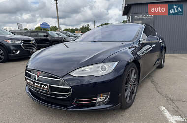 Лифтбек Tesla Model S 2015 в 