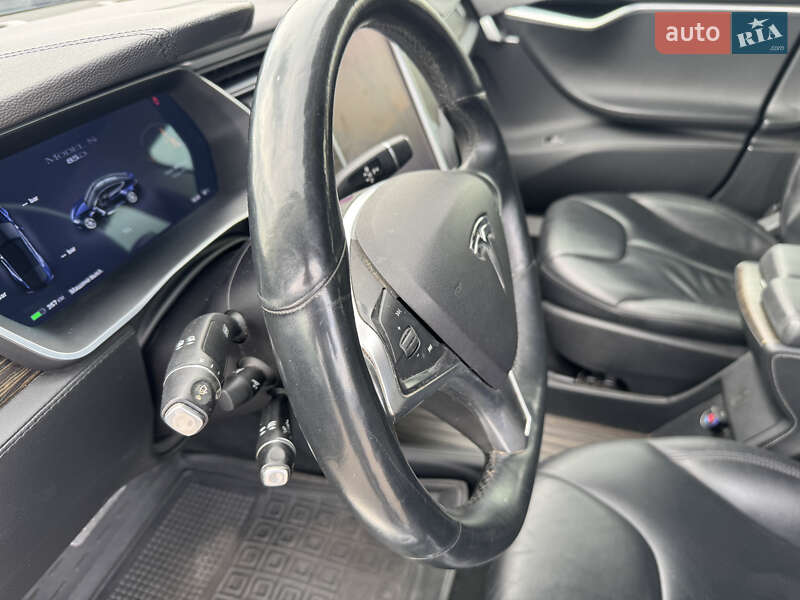 Лифтбек Tesla Model S 2015 в Киеве