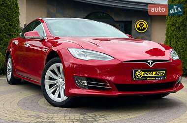 Лифтбек Tesla Model S 2017 в Львове