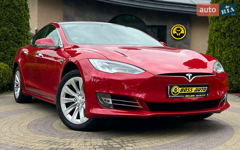 Лифтбек Tesla Model S 2017 в 