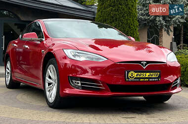 Лифтбек Tesla Model S 2017 в 