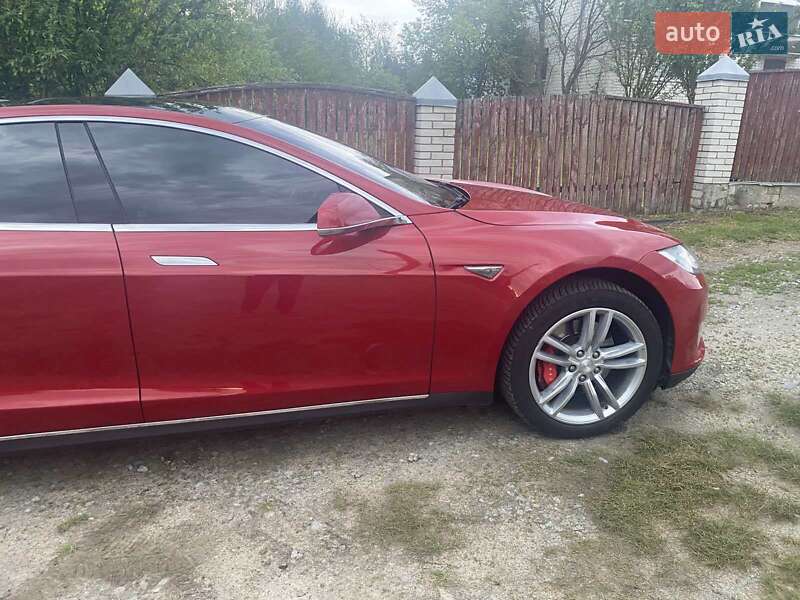 Лифтбек Tesla Model S 2014 в Житомире