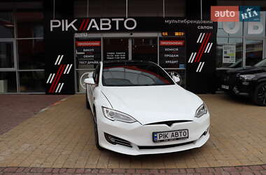 Ліфтбек Tesla Model S 2016 в Львові