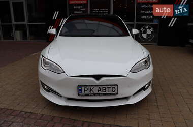 Лифтбек Tesla Model S 2016 в 