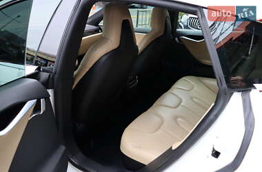 Лифтбек Tesla Model S 2016 в 