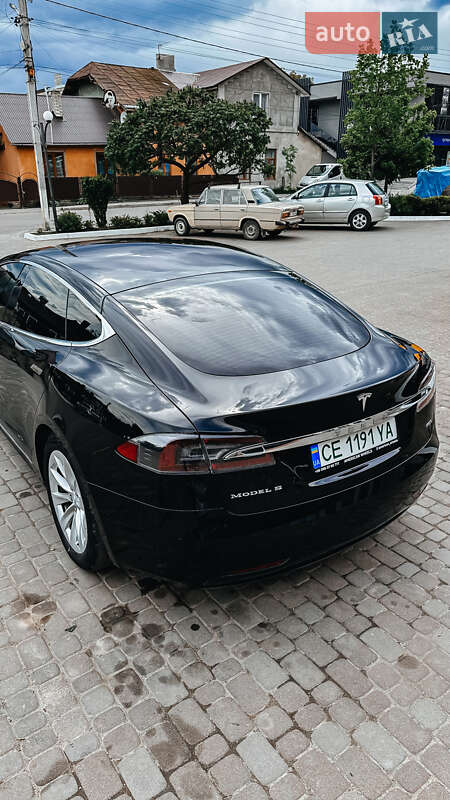 Лифтбек Tesla Model S 2018 в Черновцах