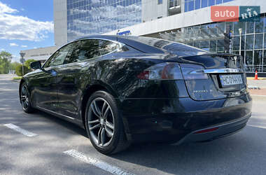 Лифтбек Tesla Model S 2015 в 