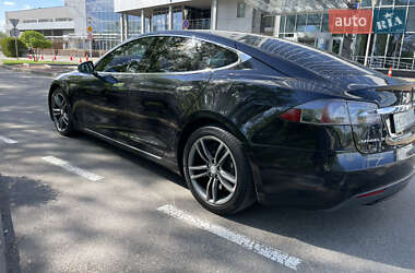 Лифтбек Tesla Model S 2015 в 