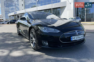 Лифтбек Tesla Model S 2015 в 