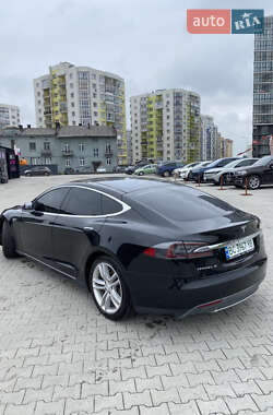 Лифтбек Tesla Model S 2015 в 