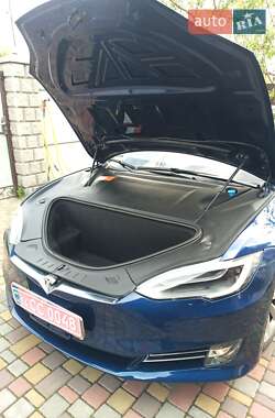 Ліфтбек Tesla Model S 2018 в 