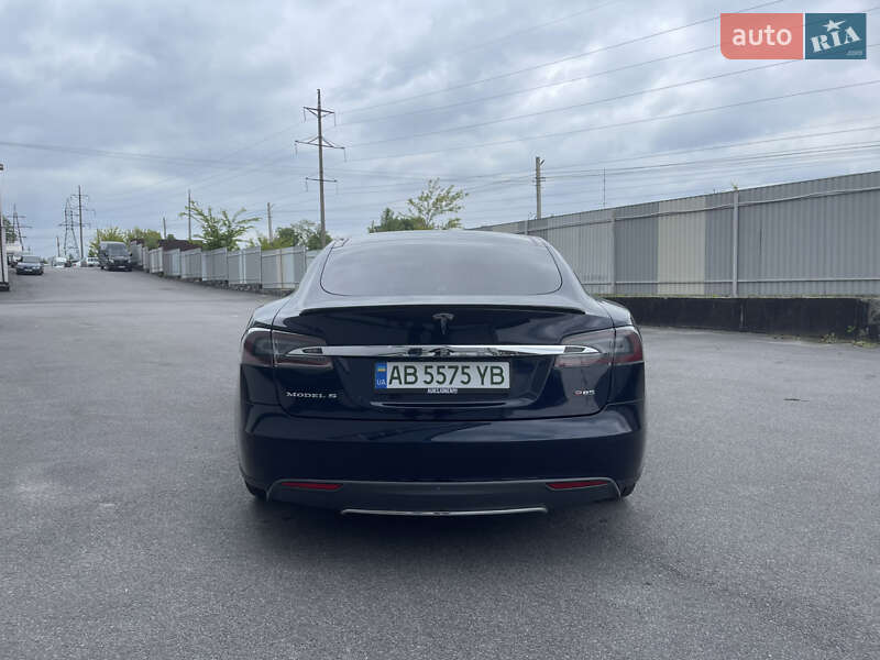 Лифтбек Tesla Model S 2014 в Виннице