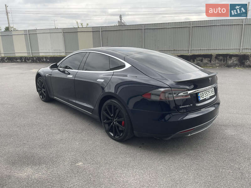 Лифтбек Tesla Model S 2014 в Виннице