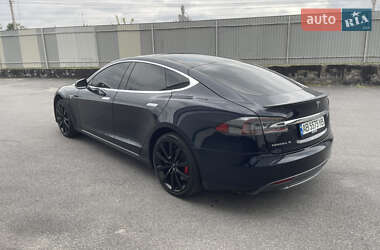 Лифтбек Tesla Model S 2014 в 