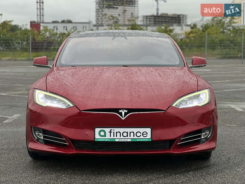 Ліфтбек Tesla Model S 2019 в Києві