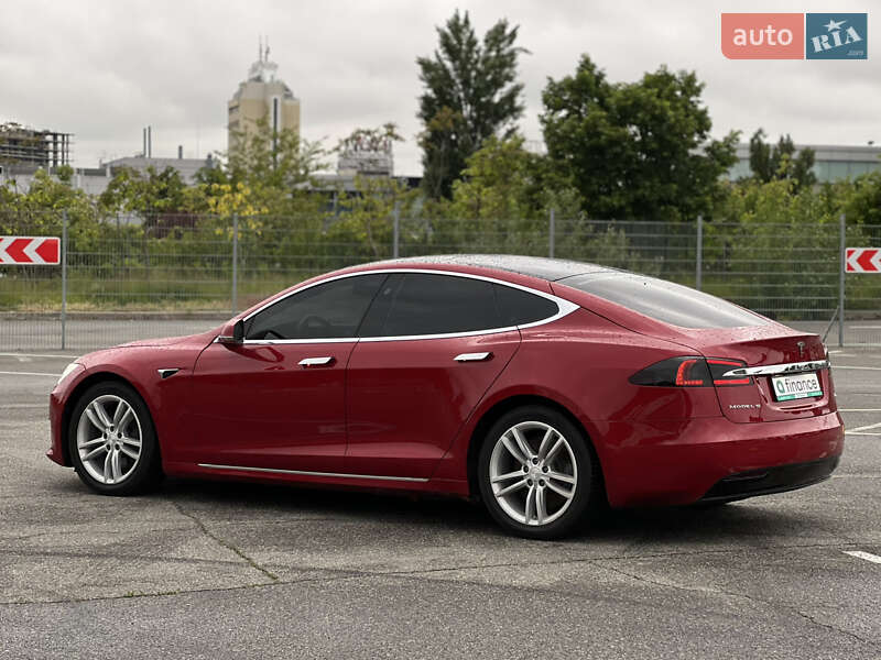 Ліфтбек Tesla Model S 2019 в Києві