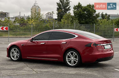 Лифтбек Tesla Model S 2019 в 