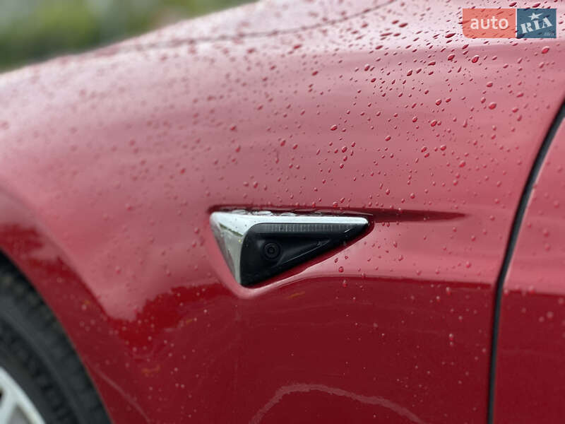 Ліфтбек Tesla Model S 2019 в Києві