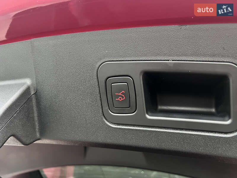 Ліфтбек Tesla Model S 2019 в Києві