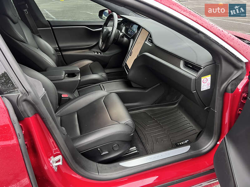 Ліфтбек Tesla Model S 2019 в Києві
